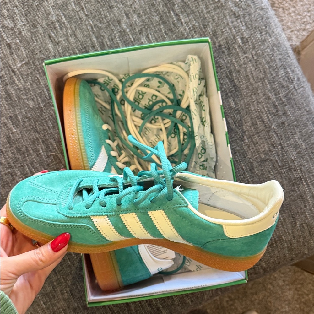 Adidas Turquoise and Cream Sneakers